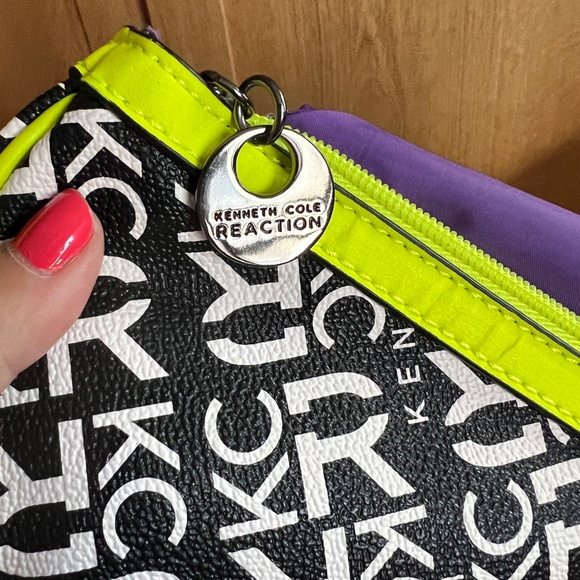 Kenneth Cole Reaction Black / Neon Yellow Tote Bag BNWT - Picture 11 of 11